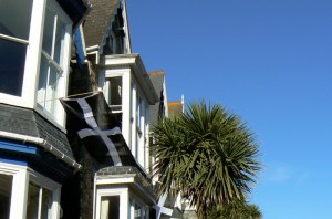springpenzance - 21 cornish flag on morrab road